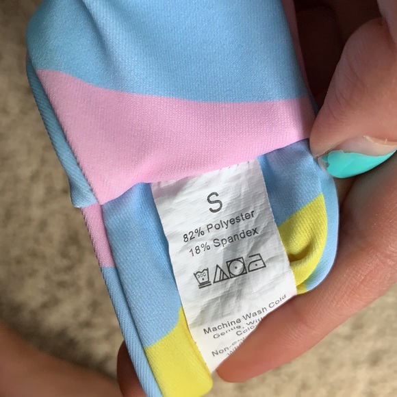 Striped bikini - Picture 4 of 4